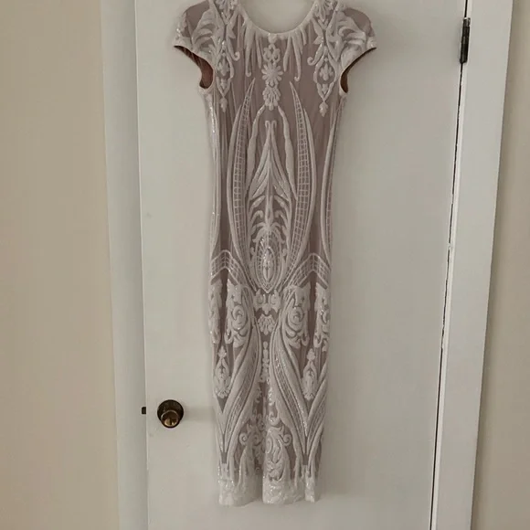 Dress the Population Elegant White and Cream Embroidered Fitted Sheath Dress - Picture 7 of 13